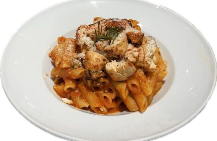 Chicken Pasta With Tomato Sauce
